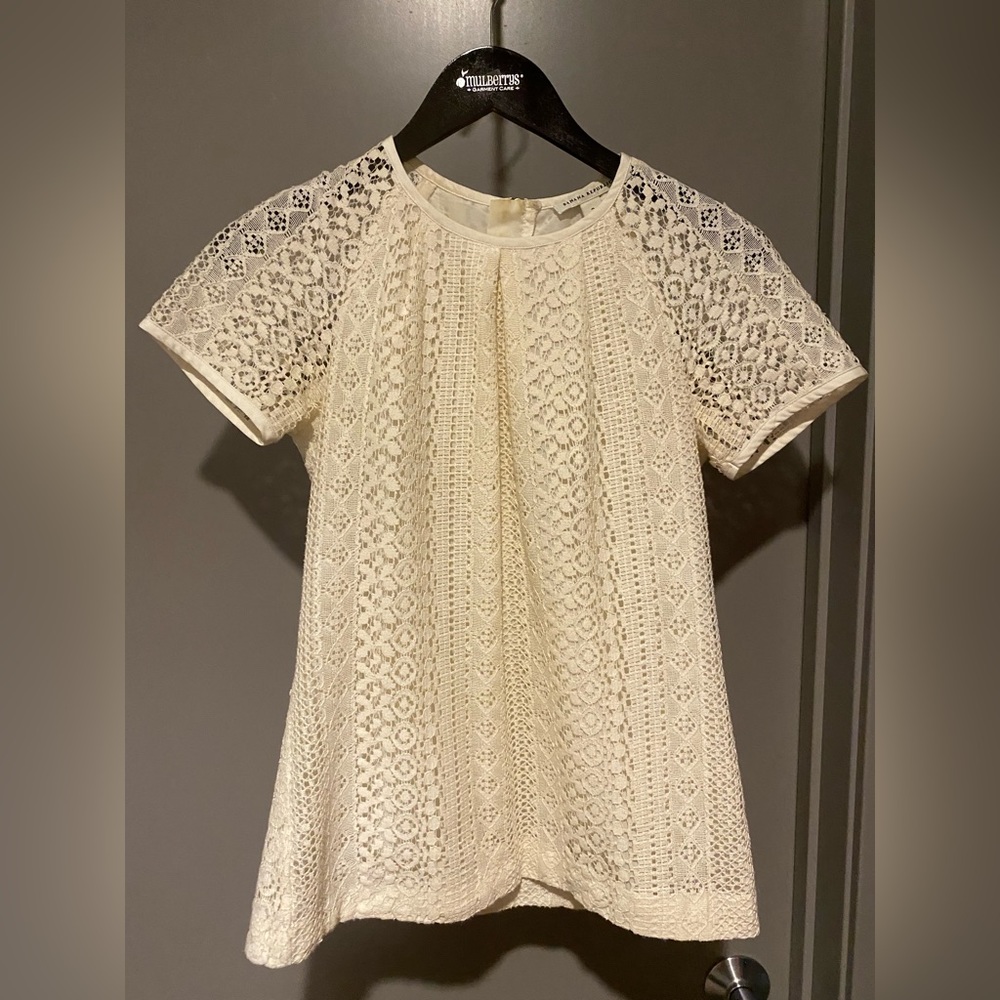 Banana Republic Cream Lace Tee Size 2